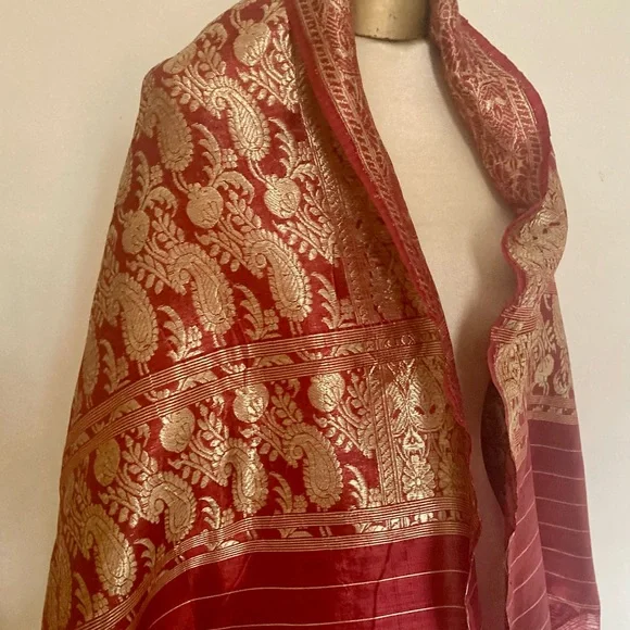 EXOTIC Woven ethnic shawl - Picture 3 of 7
